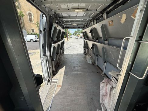 Used 2014 Mercedes-Benz Sprinter 2500 image 16