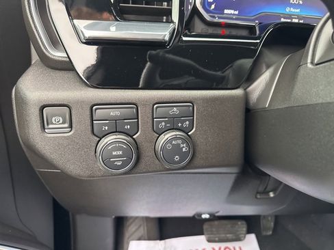 Used 2025 Chevrolet Silverado 1500 LT image 21
