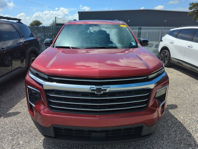Used 2024 Chevrolet Traverse LT w/ Enhanced Driving Package FWD image 3