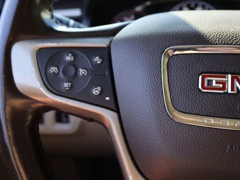 Certified 2019 GMC Acadia Denali w/ Technology Package FWD image 34