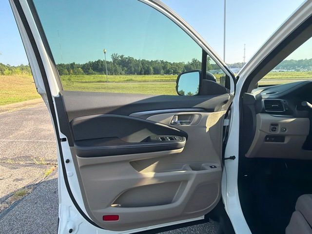 Used 2017 Honda Ridgeline RTS image 5