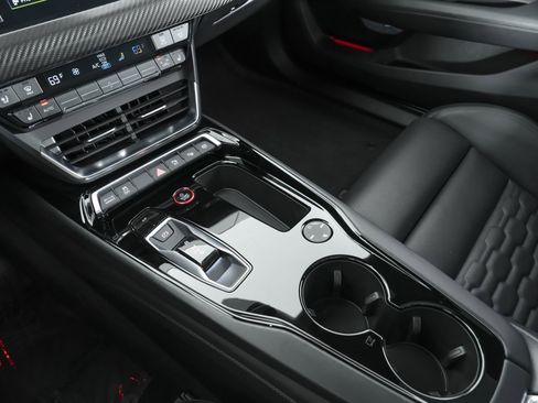 Used 2022 Audi e-tron GT Prestige image 26