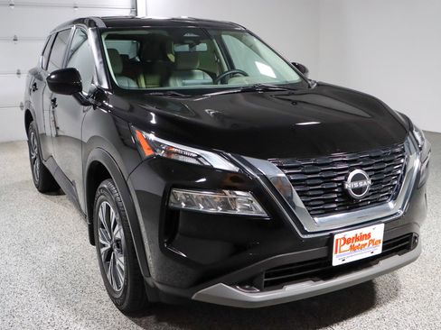 Used 2023 Nissan Rogue SV image 5