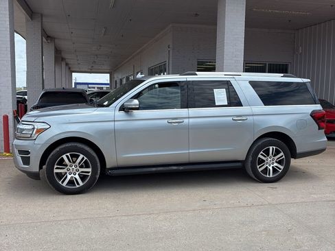 Used 2024 Ford Expedition Max Limited RWD image 2