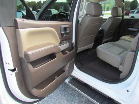 Used 2016 Chevrolet Silverado 1500 LTZ Z71 w/ LTZ Plus Package image 12