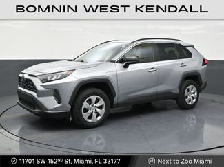 Used 2020 Toyota RAV4 LE video 1