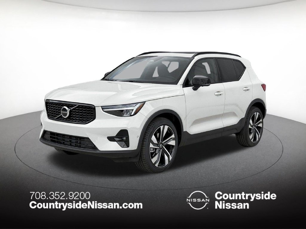 Used 2026 Volvo XC40 B5 Plus AWD/4WD image 1