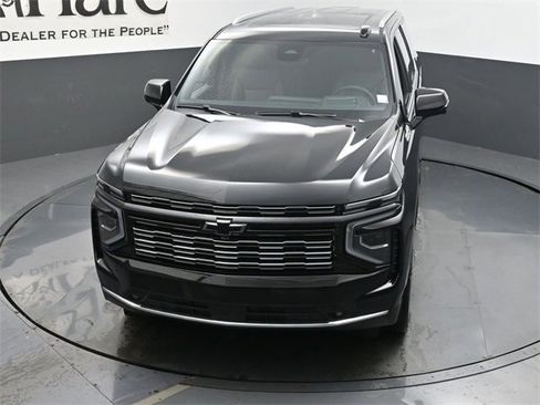 New 2026 Chevrolet Suburban High Country w/ LPO, Illumination Package image 38