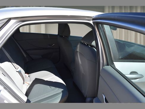 New 2026 Hyundai Elantra SE image 15