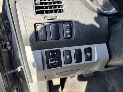 Used 2015 Toyota Tacoma 4x4 Access Cab V6 w/ TRD Sport Package image 21