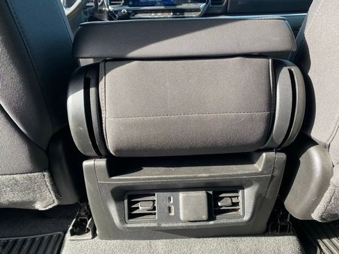 Used 2025 Chevrolet Silverado 2500 LT w/ Convenience Package image 29