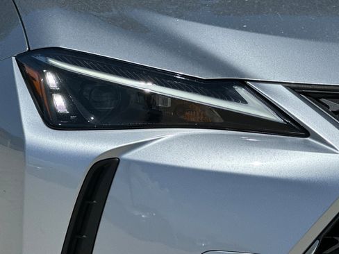 New 2026 Lexus UX 300h FWD image 10
