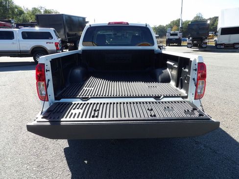 Used 2018 Nissan Frontier S image 42
