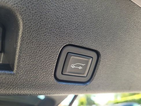 Used 2024 Chevrolet Traverse LT FWD image 27