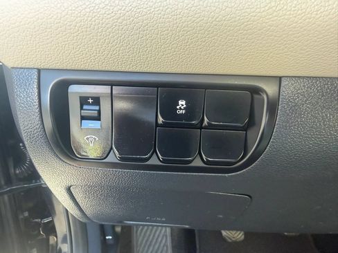 Used 2012 Kia Rio LX FWD image 24