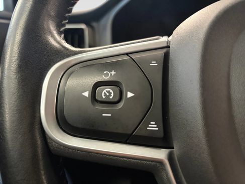 Used 2020 Volvo XC60 T5 Momentum AWD/4WD image 28