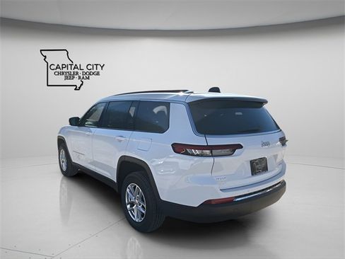 New 2025 Jeep Grand Cherokee L Laredo image 7