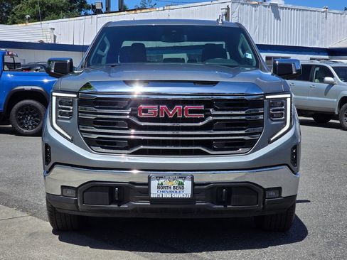 Used 2025 GMC Sierra 1500 SLT w/ SLT Premium Package AWD/4WD image 2