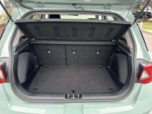 Used 2025 Hyundai Venue SEL FWD image 12