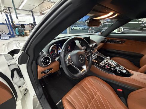 Used 2018 Mercedes-Benz AMG GT C image 8