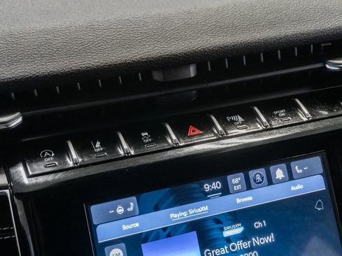 Used 2024 Jeep Grand Cherokee Altitude AWD/4WD image 16