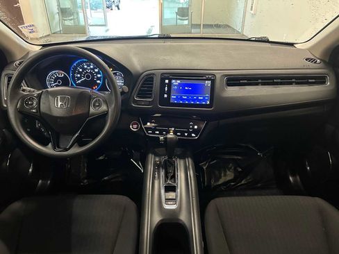 Used 2018 Honda HR-V EX image 10