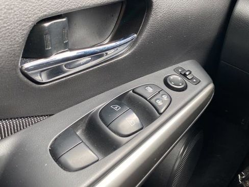 Used 2019 Nissan Kicks SV FWD image 19