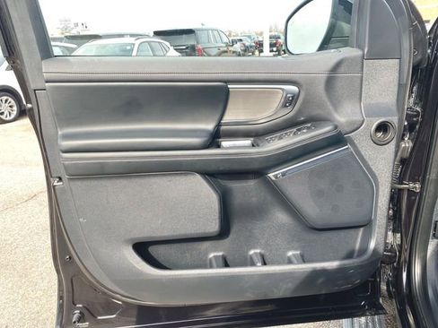 Used 2025 Ford Expedition Platinum AWD/4WD image 23