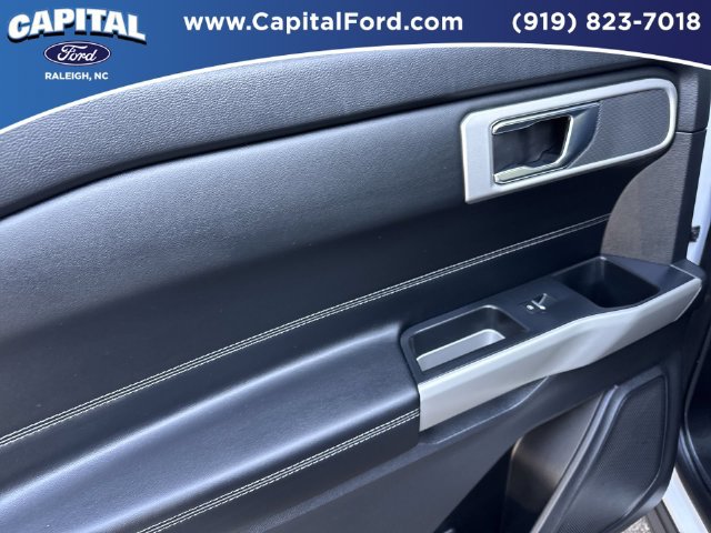 Used 2020 Ford Explorer XLT w/ Equipment Group 202A AWD/4WD image 17