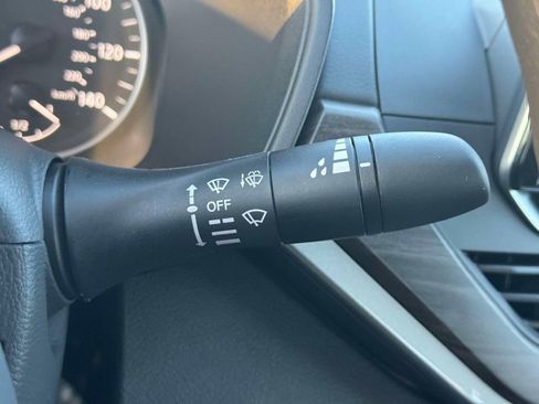 Used 2025 Nissan Altima 2.5 SV FWD image 23