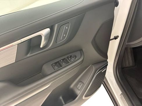 Certified 2025 Buick Enclave Preferred FWD image 13