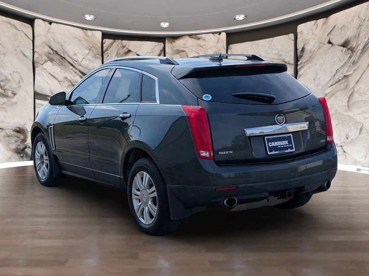 Used 2015 Cadillac SRX Luxury w/ Driver Awareness Package FWD image 6