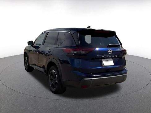 Used 2025 Nissan Rogue SV FWD image 11