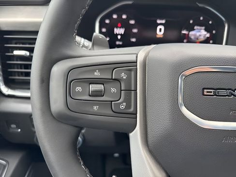 Used 2026 GMC Sierra 1500 Denali w/ Denali Reserve Package AWD/4WD image 17