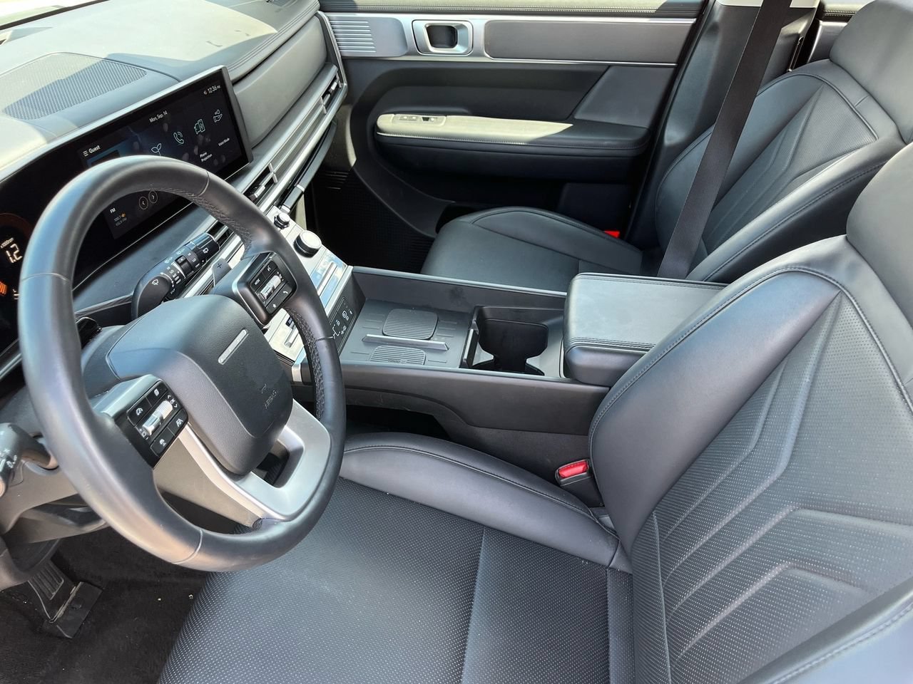 Used 2025 Hyundai Santa Fe SEL AWD/4WD image 17