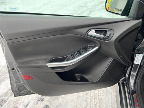 Used 2017 Ford Focus ST image 19