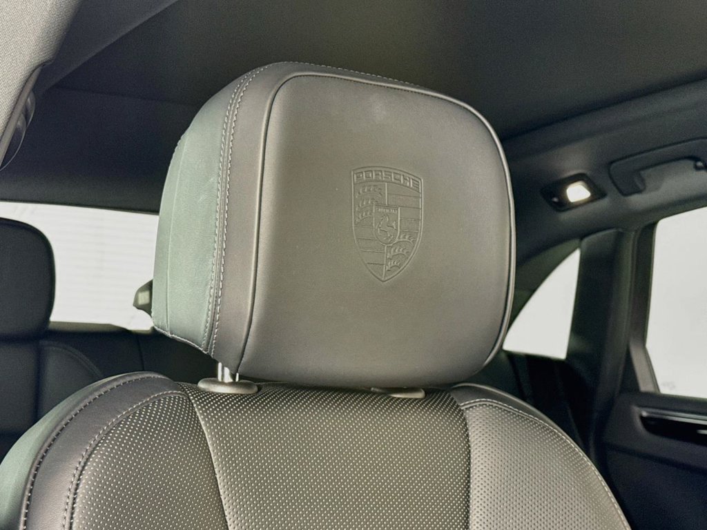 Certified 2024 Porsche Macan S AWD/4WD image 26
