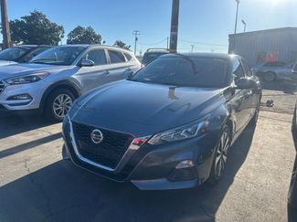Used 2021 Nissan Altima 2.5 SV video 1