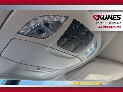 Used 2024 Chrysler Pacifica Touring-L FWD image 30