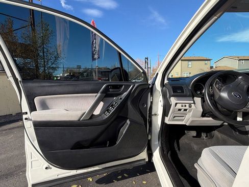 Used 2015 Subaru Forester 2.5i image 10