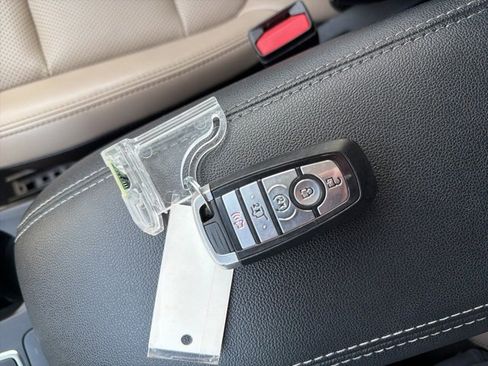 Used 2020 Ford Escape SEL image 20