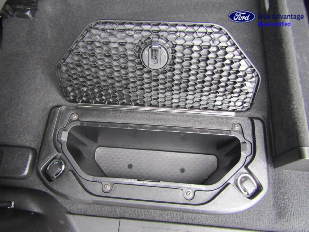 Used 2025 RAM 1500 4x4 Crew Cab image 35