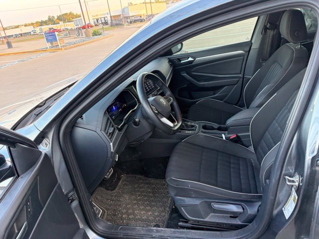 Used 2024 Volkswagen Jetta Sport FWD image 6