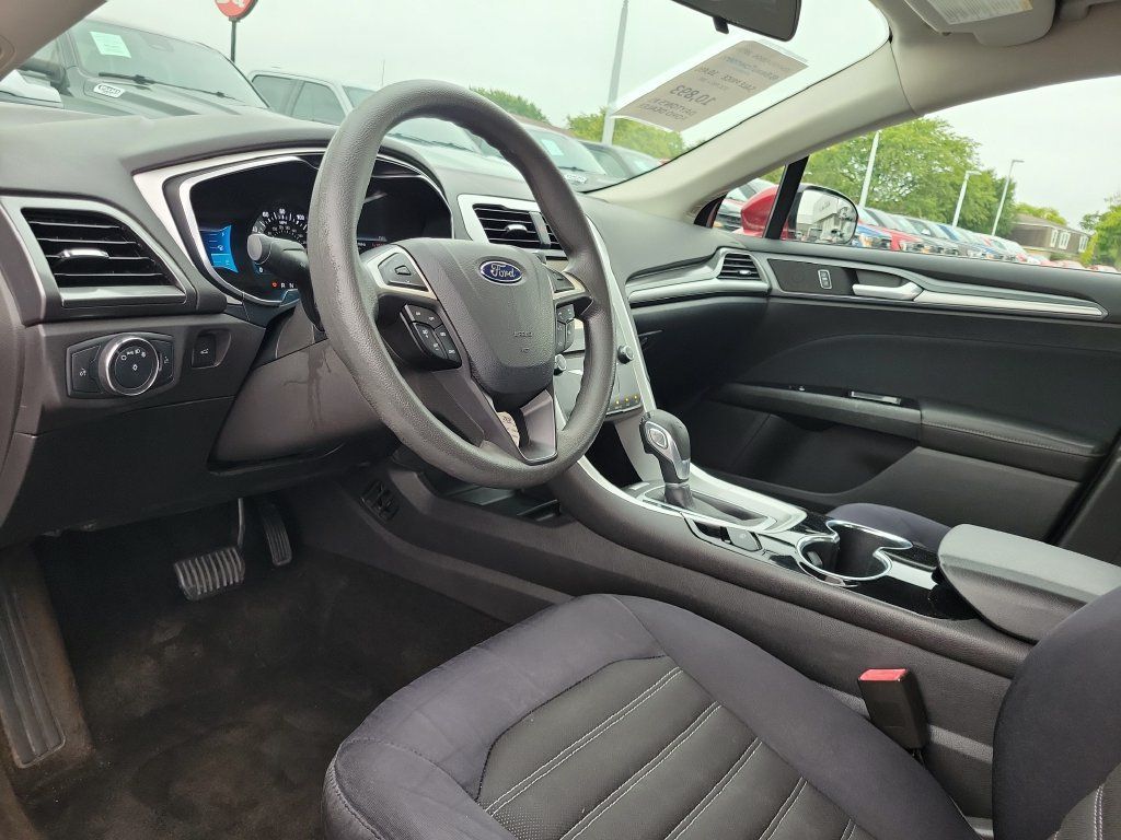 Used 2014 Ford Fusion SE FWD image 21