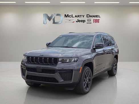New 2026 Jeep Grand Cherokee L 4WD image 2