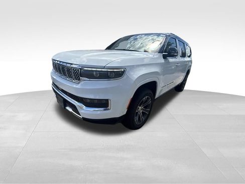 Used 2024 Jeep Grand Wagoneer L 4WD image 2