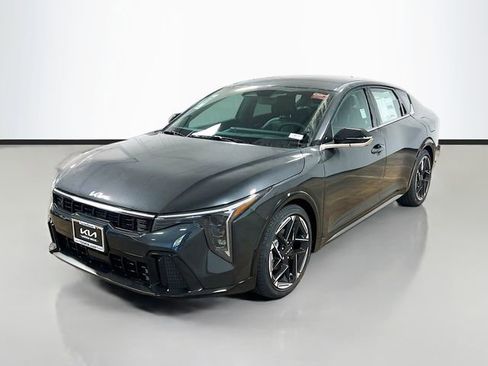 New 2025 Kia K4 GT-Line image 3