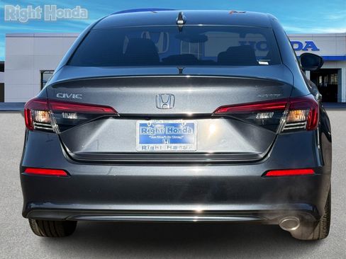 Used 2023 Honda Civic Sport image 6