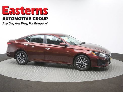 Used 2023 Nissan Altima 2.5 SV FWD image 46