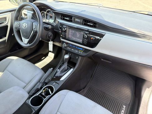 Used 2016 Toyota Corolla LE image 23